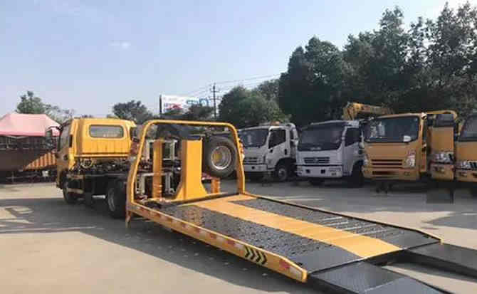 仁布汽车中途维修案例